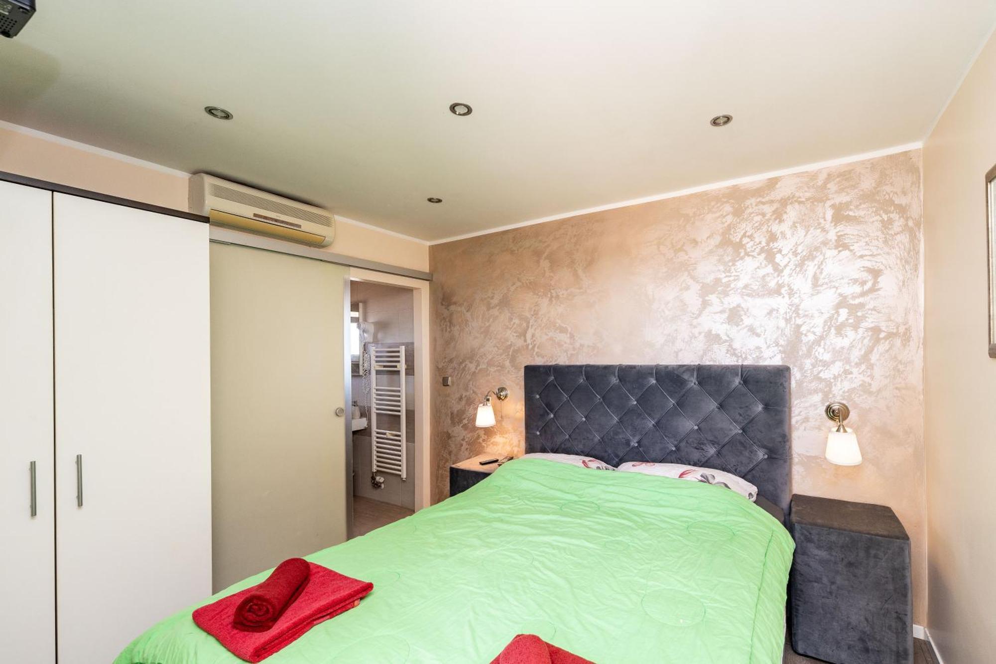 Apartments Bracic Spa Sukošan Exteriör bild